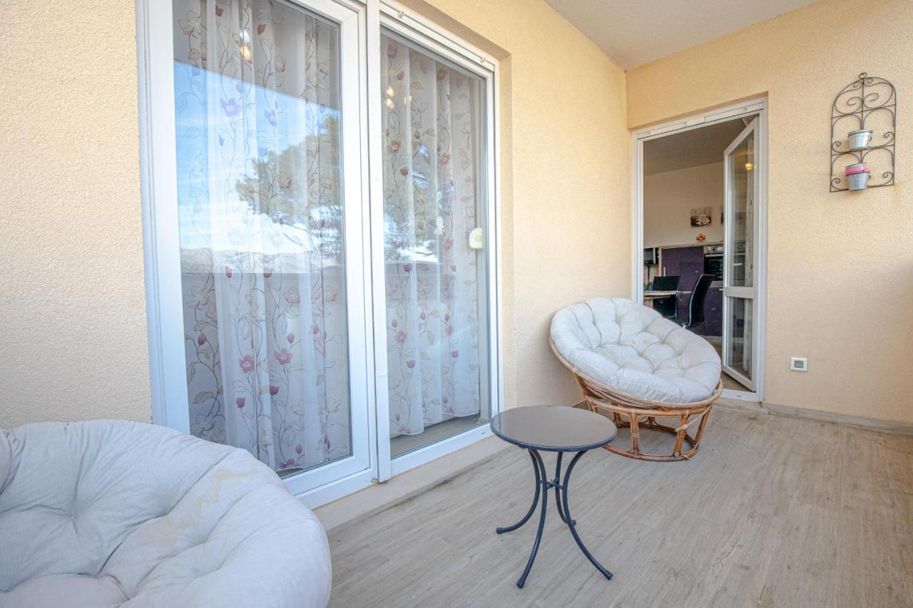 Spacious 2-Bedroom Apartment With Terrace And Parking Cavtat Exterior photo